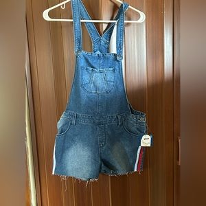 Short overalls